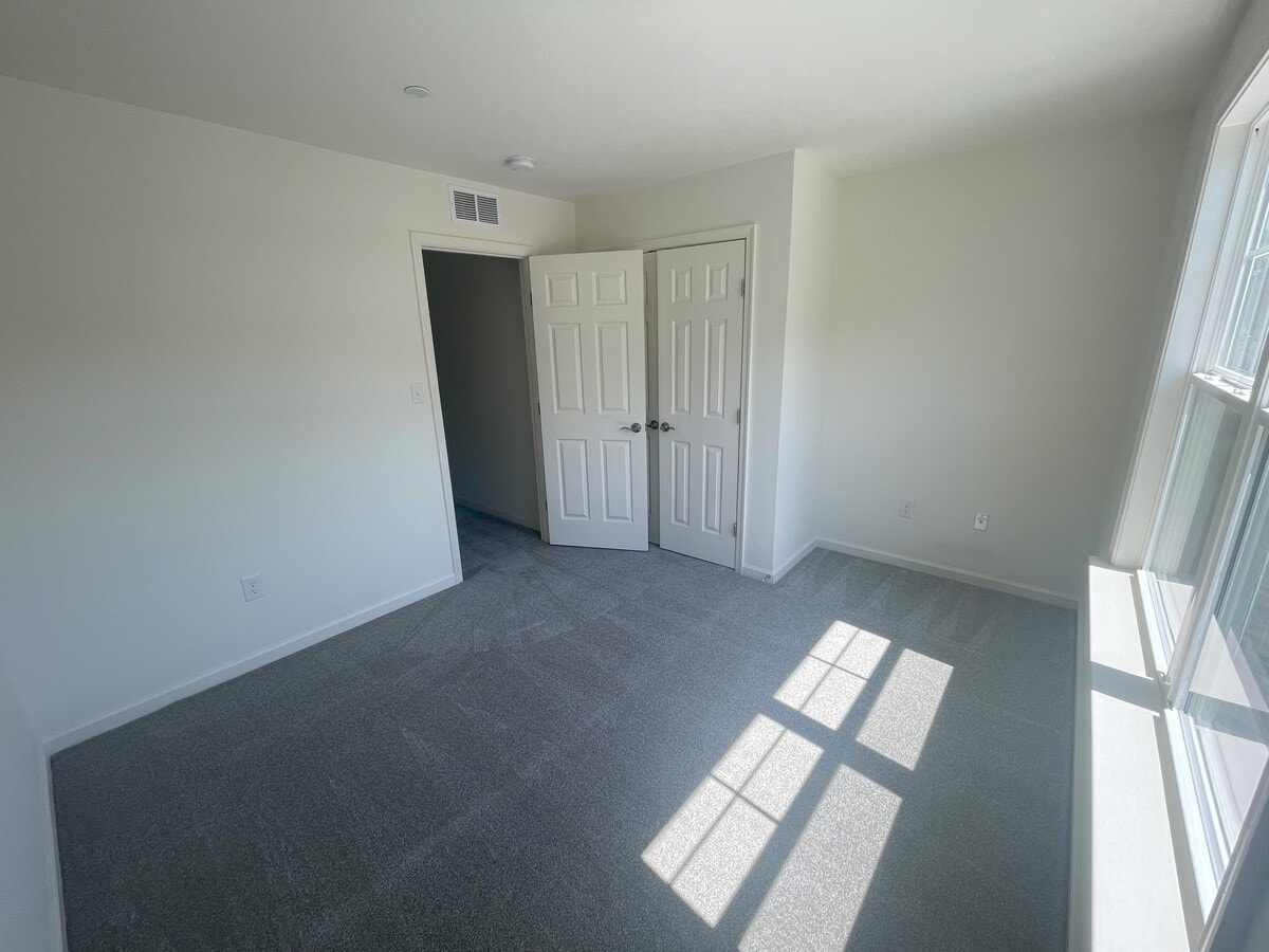 Photo - 232 Thompson Ave