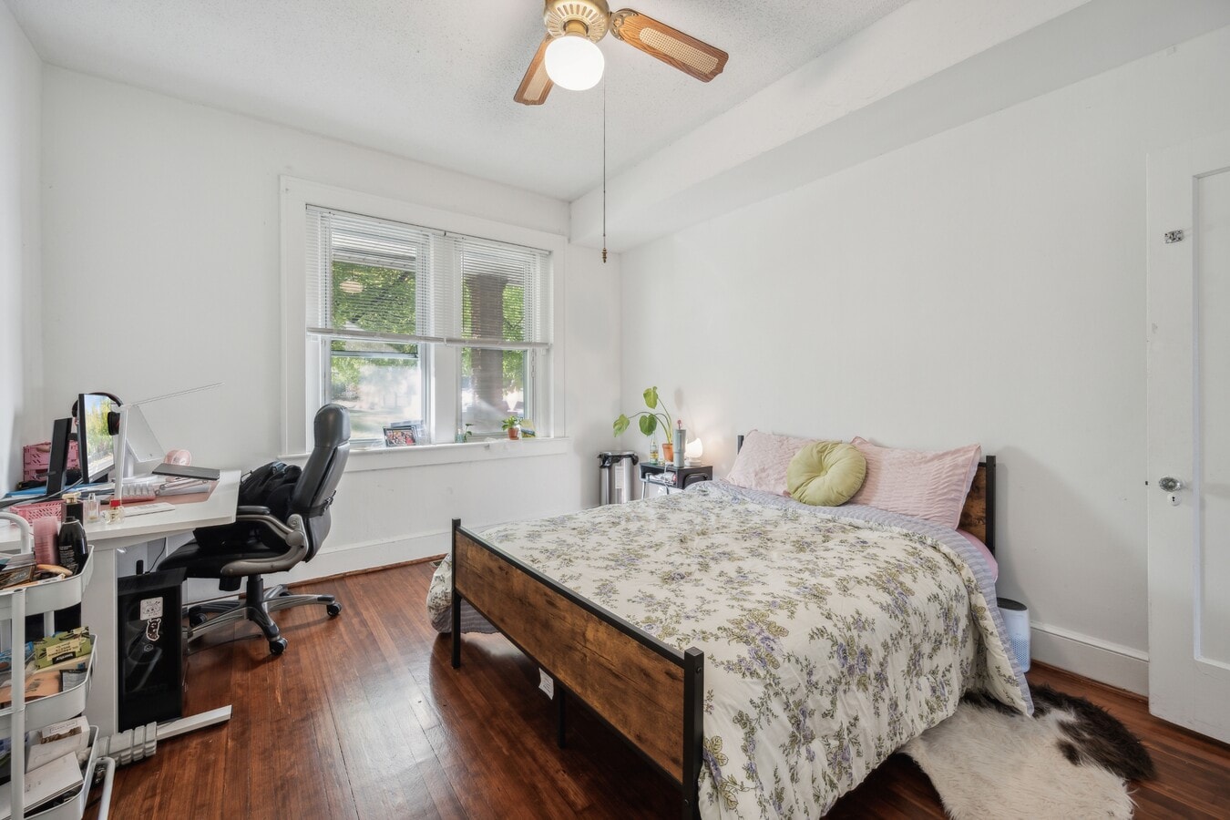 Photo - 4800 Berwyn Rd