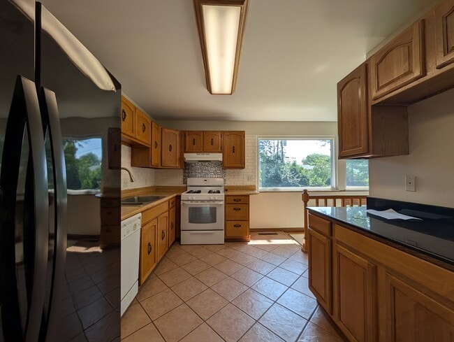 3728 Capistrano Way