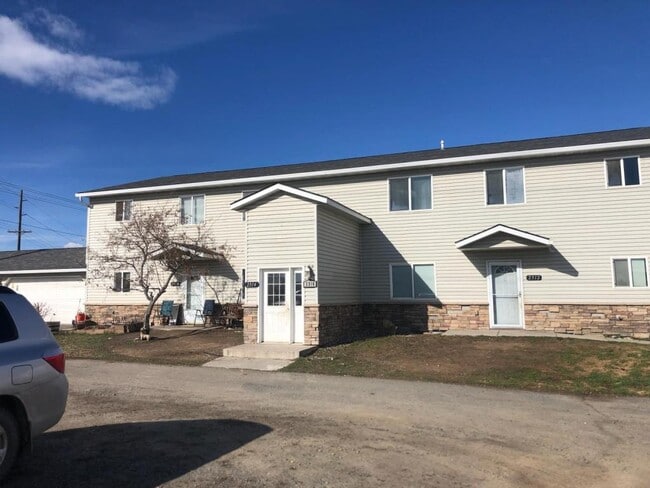 Building Photo - 2316 Lake Helena Dr