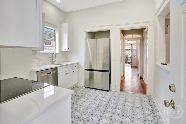 Photo - 115 W 34th St
