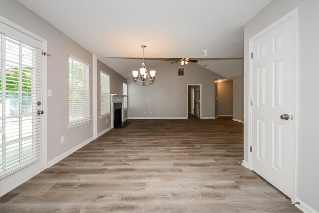 Photo - 2860 Highland Hill Pkwy
