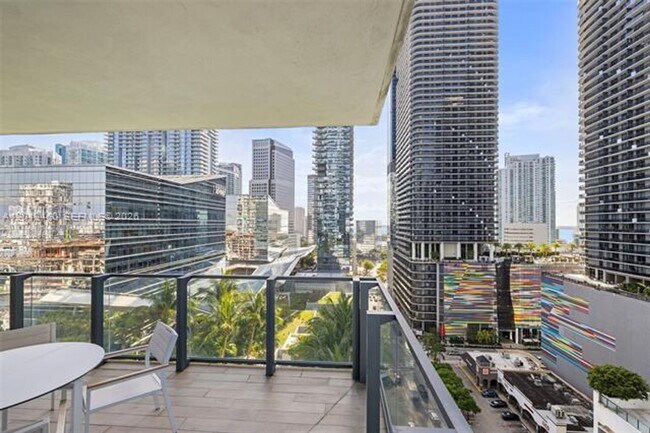 Photo - 88 SW 7th St Unidad 88 SW 7th St #1201