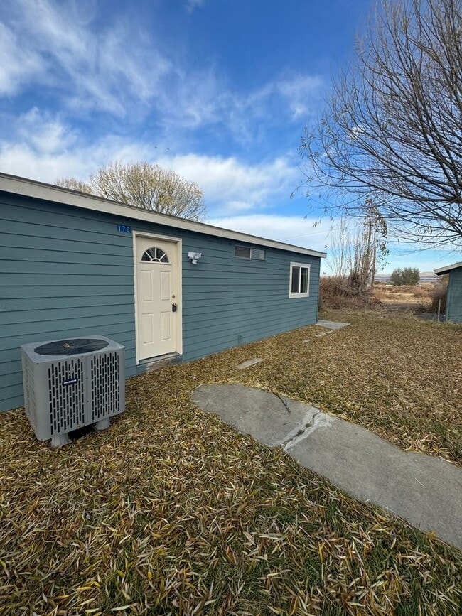 Photo - 170 S Outlook Rd