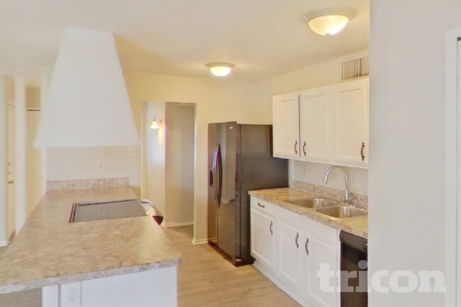 Photo - 332 Rockcrest Dr