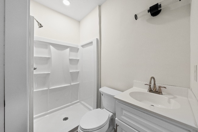 Photo - 821 Burch Ave Unidad Bottom Left