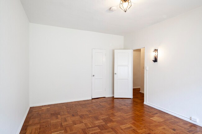 Photo - 848 S Oxford Ave