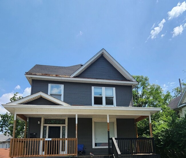 Building Photo - 312 01-1/2 11th Street Unit 312-1/2 11th Street