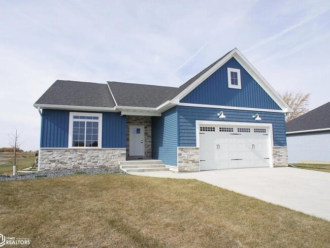 Building Photo - 2505 N Terrace Dr