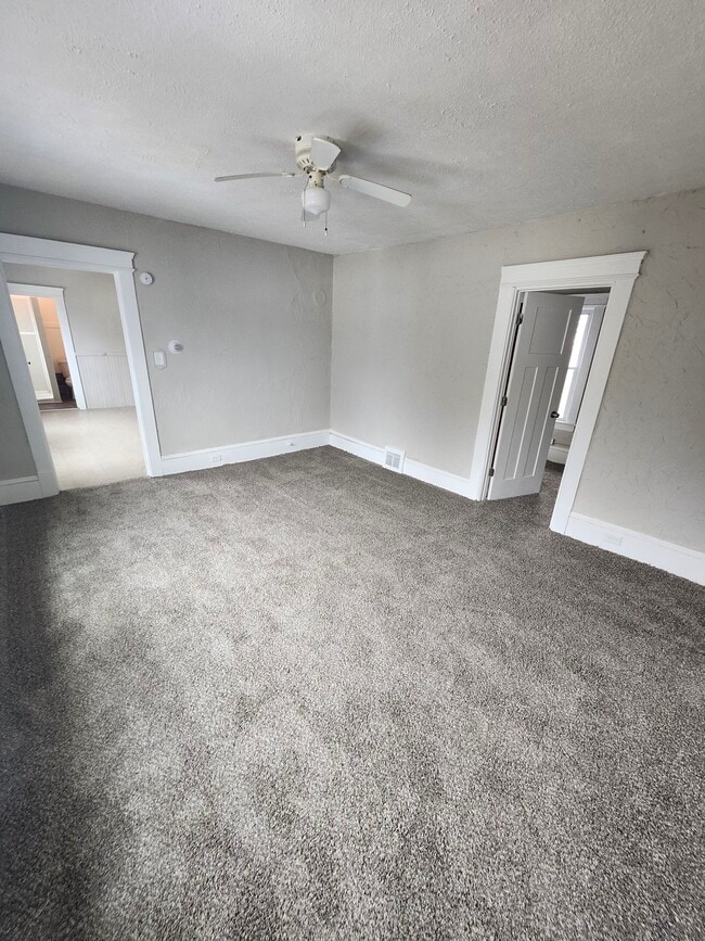 Building Photo - 8918 Folsom Ave Unit 2 Rental