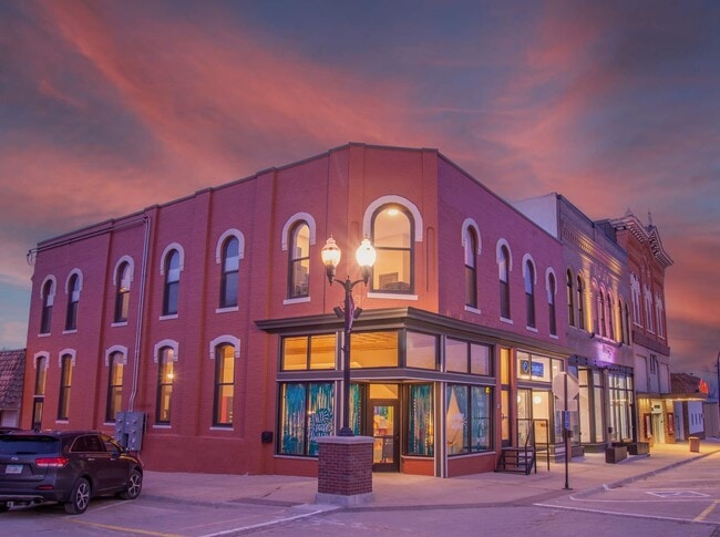 200 E State Street, Jefferson, IA - 200 E State St Unit 2
