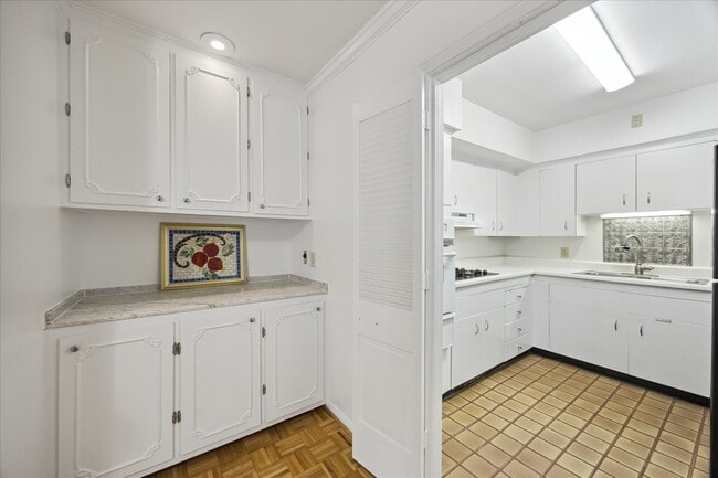 Photo - 2600 Bellefontaine Unit C22