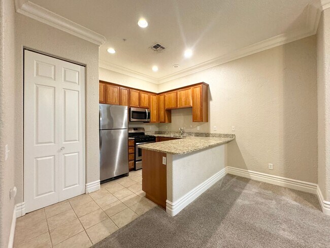 Photo - AVAILABLE NOW!!! DOWNSTAIRS 1 Bedroom 1 Ba...