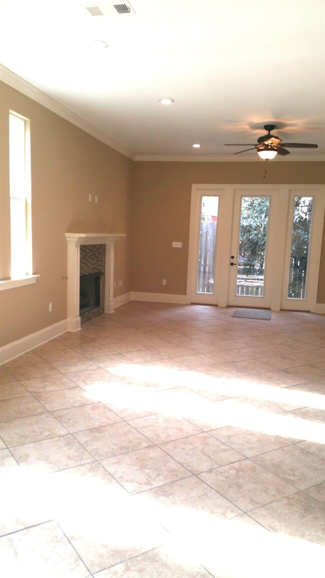 Photo - 1812 Ashley Hall Way