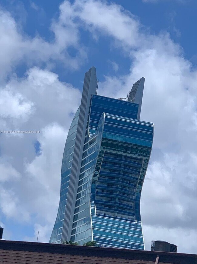 Photo - 5140 SW 40th Ave Unit 2C