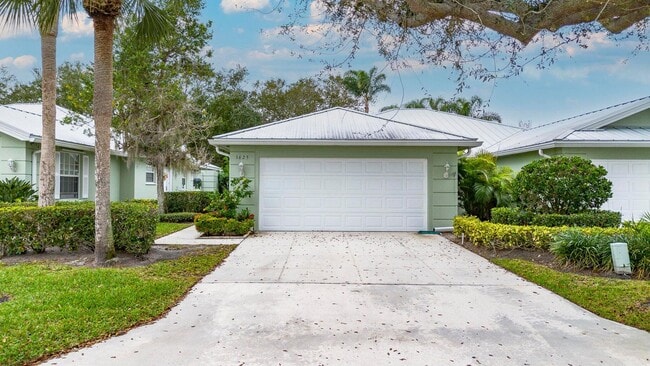 Photo - 1625 SW Waterfall Blvd House