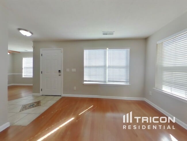 Photo - 1094 Winterbrook Way