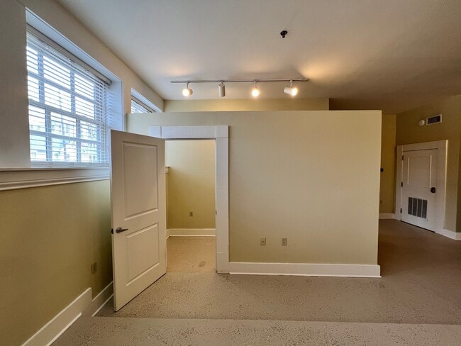 Photo - 715 Sherman St Unidad 17