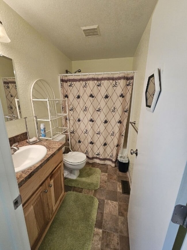 2805 Lowridge Ct