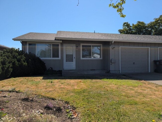 Photo - Newly Remodeled 2-Bedroom, 1-Bath Duplex in Thurston Area of Springfield!