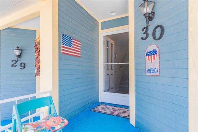 Photo - 2 Bedroom, 2 Bath Townhouse - Fully Furnis...