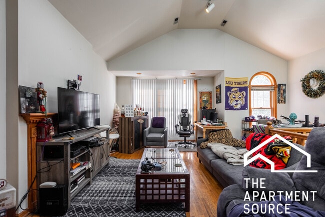 Photo - 920 N Paulina St Unidad 2