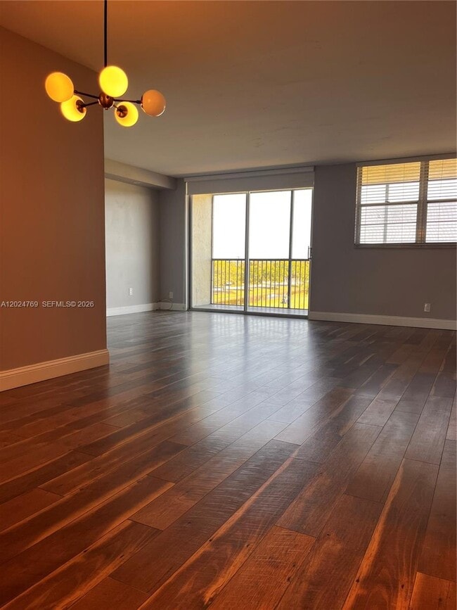 Photo - 3100 W Rolling Hills Cir Unit 403