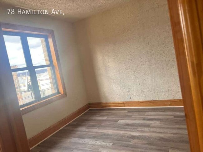 78 Hamilton Ave