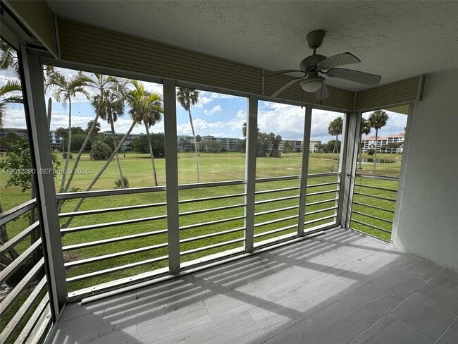 Building Photo - 903 Cypress Terrace Unit 205