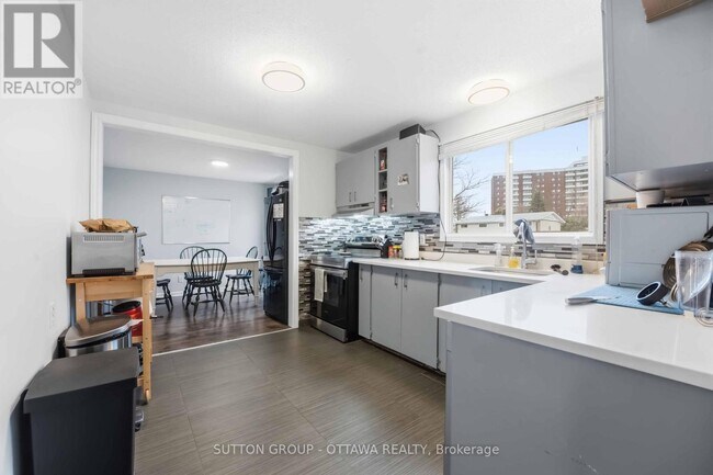 Photo - 43 Southview Crescent