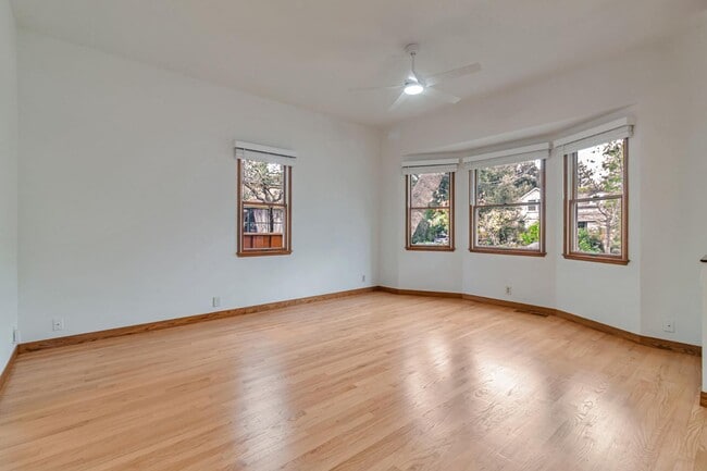 Photo - 2280 Hanover St