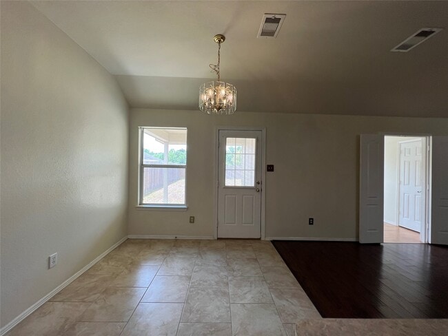 Photo - 1053 Shadow Glenn Dr