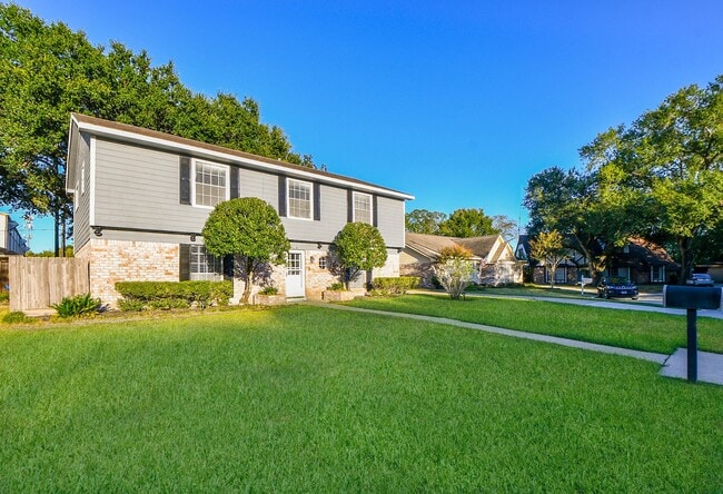Photo - 7310 Ridge Oak Dr House