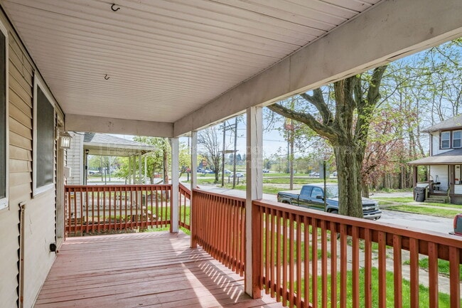 Photo - 32 Schultz Ave