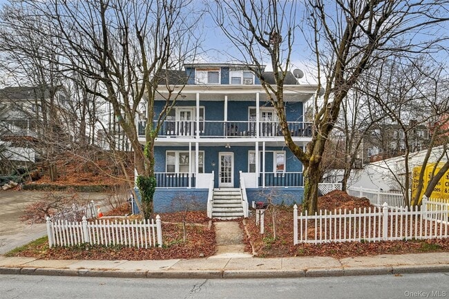 Building Photo - 364 Ashford Ave Unit 2E