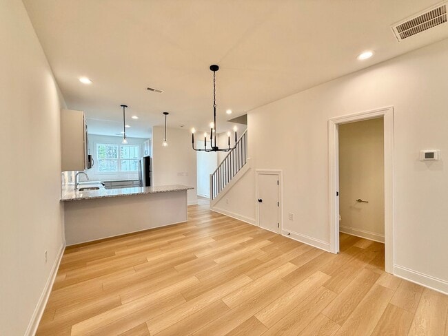 Photo - **OFFERING RENT PROMOTION FOR FIRST 6 MONT...