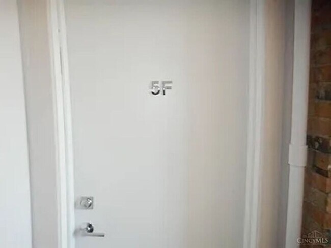 Photo - 26 E 15th St