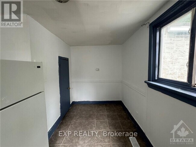 Photo - 70 Barrette St