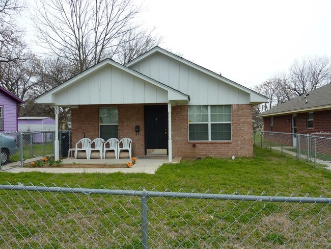 3 Bedroom 1 Bath Brick Home - 3 Bedroom 1 Bath Brick Home