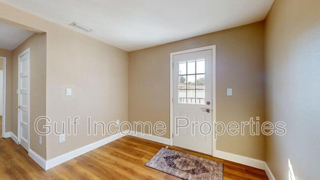 Photo - 2635 Arnold St