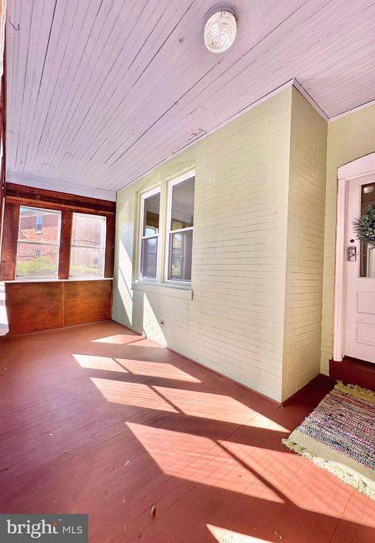 Photo - 205 Mohawk Ave