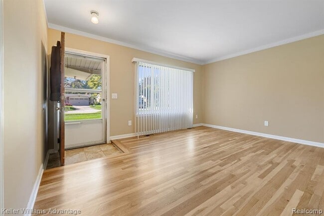 Photo - 9434 Patton St