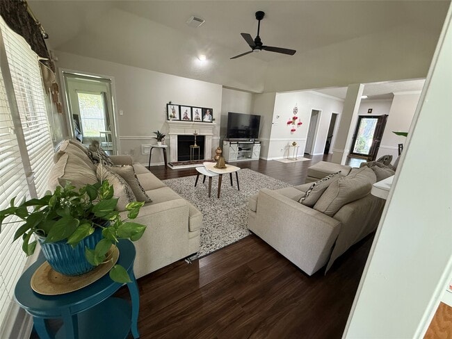 Photo - 11807 McKinney Falls Ct