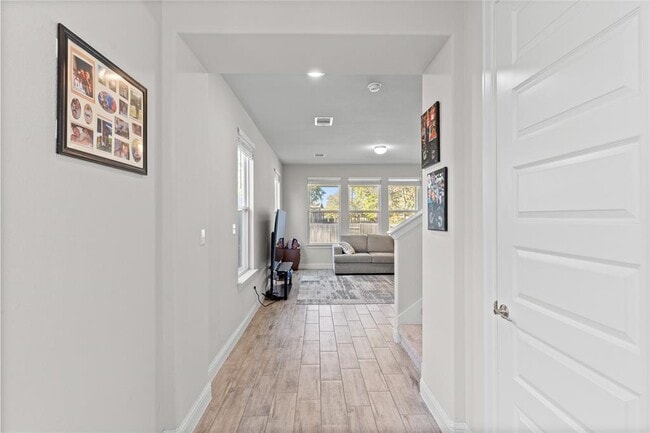 Photo - 113 Stone Crk Dr