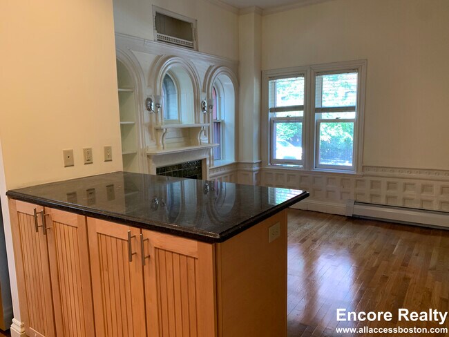 Photo - 195 Commonwealth Ave Unidad 7