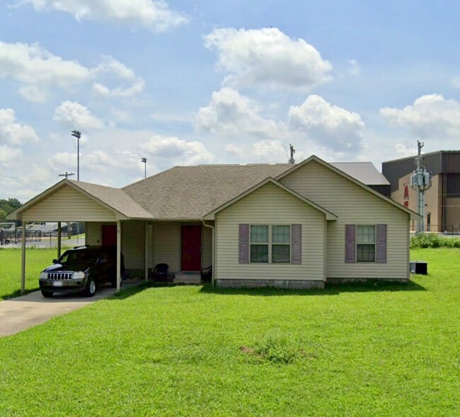 Building Photo - 3 Bed / 2 Bath in Brookland! Rental