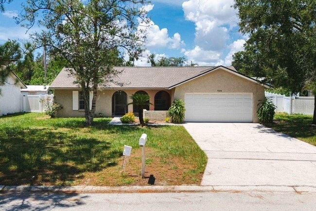 Building Photo - 7504 N Sanibel Cir Rental