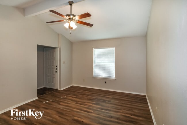 Photo - 624 S Waxahachie St
