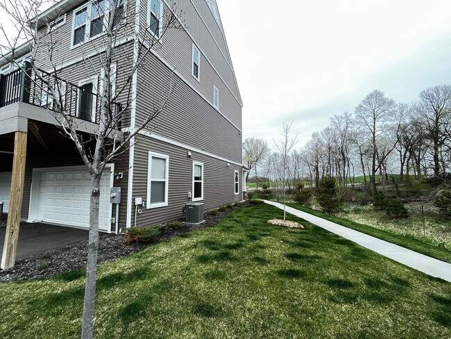 Photo - 5228 Hampton St NE