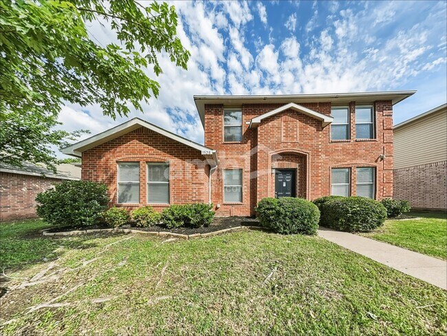 Building Photo - 1528 Englewood Dr